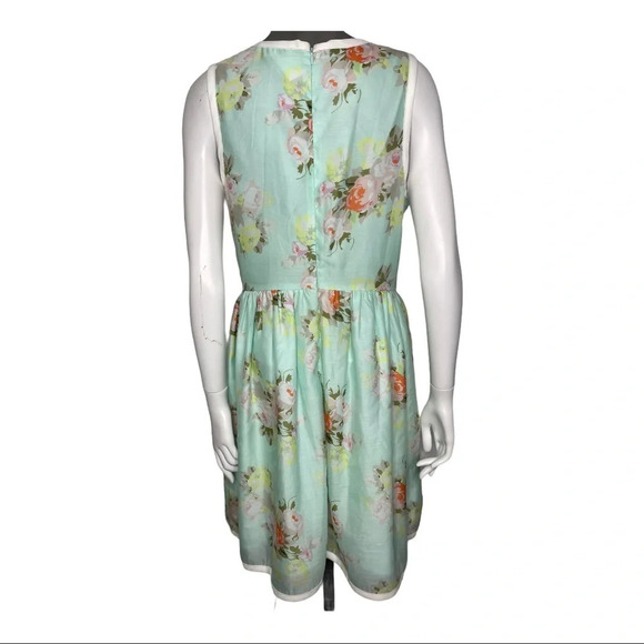 🛍️3/$40 Piperlime Floral Dress Sleeveless Dress Green Floral Size Medium - Picture 5 of 5